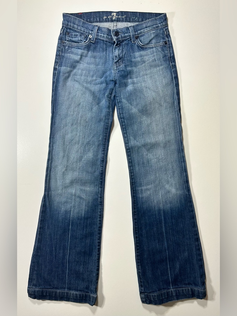 Women’s 7 for all mankind Dojo low rise flare jeans size 27 x 32” inseam 8” - Picture 3 of 7